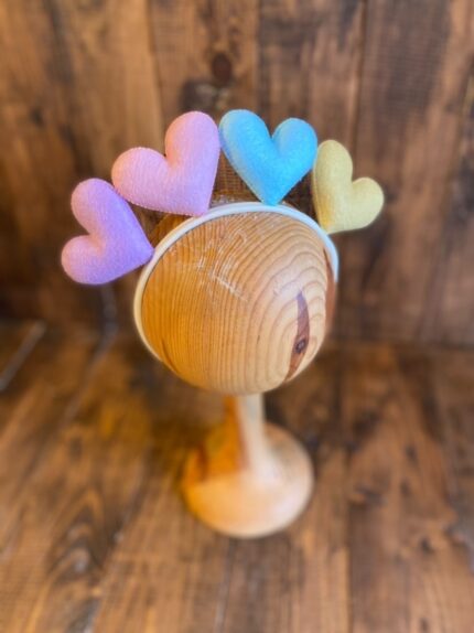 Renkli Kalpli Saç Aksesuarı